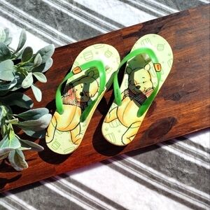 Winnie The Pooh Flip Flops Disney World Green size XL 11/12 Disney Land Parks